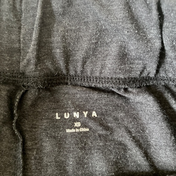 Lunya Restore Set - Muscle Tee Tank + Draped Joggers Gray XS - Picture 5 of 6